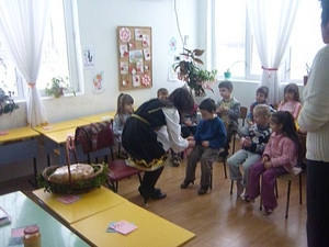 ЗАКИЧВАНЕ С МАРТЕНИЧКИ