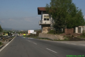 с. Драгичево: Къща на КАТ и пункт за проверка на камиони